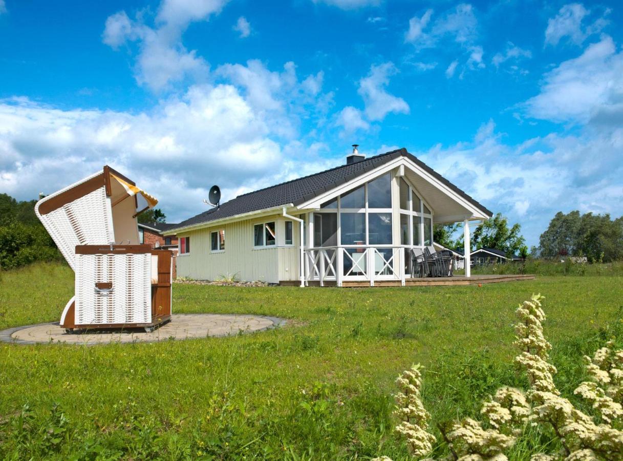 Daenische Ferienhaeuser Am Salzhaff Haus Kaept'N Nemo Insel Poel Exterior foto
